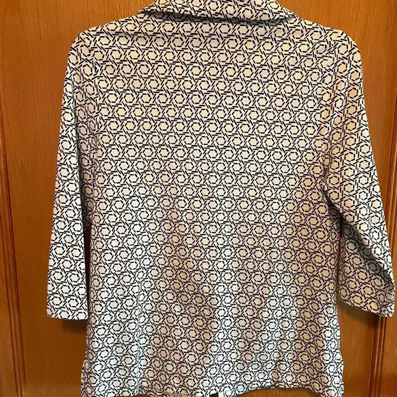 Weekend by Chico’s size 1 = medium black & white zip up jacket - Picture 3 of 6